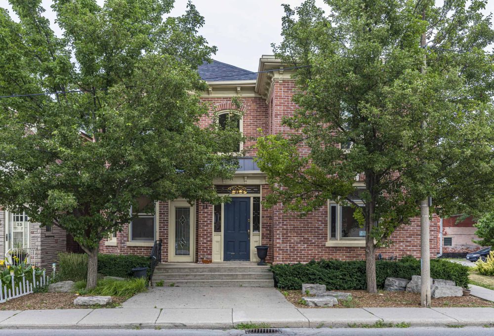11 Sydenham Street, Dundas