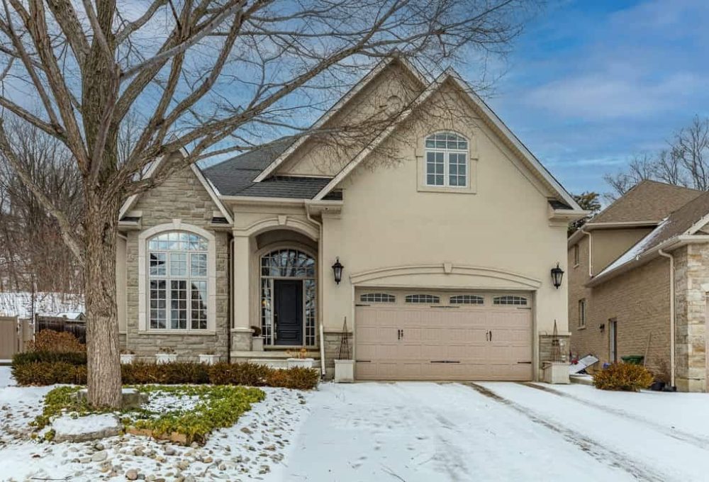 35 Sweetman Dr, Dundas